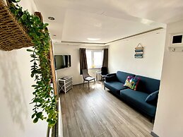 Kennedy House - Beachfront