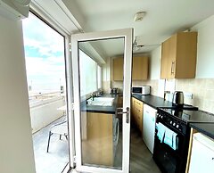 Kennedy House - Beachfront