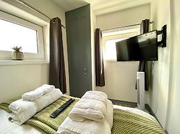 Kennedy House - Beachfront