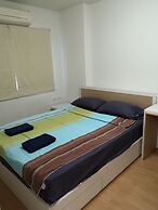 Comfy Deluxe One Bedroom