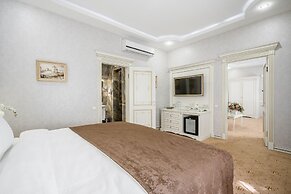 Imperial Palace Hotel