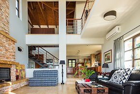 Filon Ktima Beachfront Upscale Villa