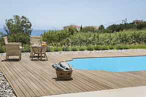 Filon Ktima Beachfront Upscale Villa