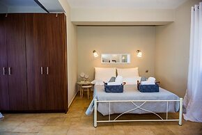 Filon Ktima Beachfront Upscale Villa