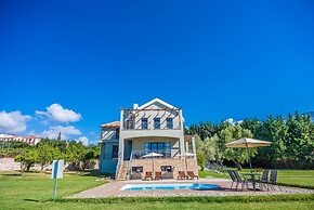 Filon Ktima Beachfront Upscale Villa