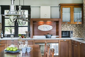 Filon Ktima Beachfront Upscale Villa