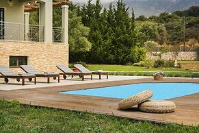 Filon Ktima Beachfront Upscale Villa