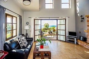 Filon Ktima Beachfront Upscale Villa