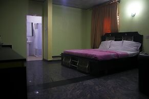 De Revelation Hotel