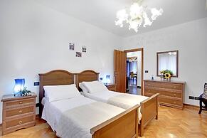 Grimaldi Apartments - Elena