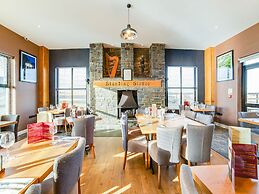 Standing Stones Lodge