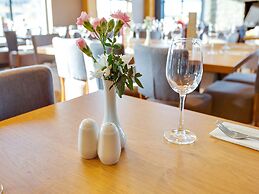 Standing Stones Lodge