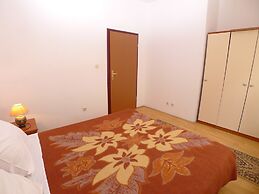 2 Bedroom Seaview Apartment