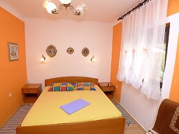 Apartment for six Persons With 3 Bedrooms and Partial sea View