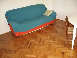 Six Person Apartment With 2 Bedrooms Near the Beach in Pjescana Uvala