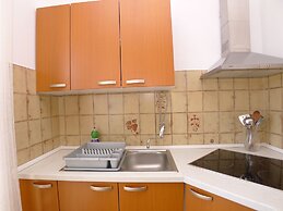 8 Person 3 Bed Apartment With Pool Near the Beach