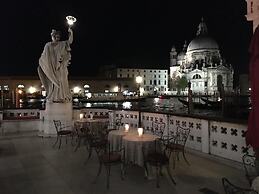 Grimaldi Apartments - Corte Contarina