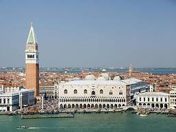 Grimaldi Apartments - Corte Contarina