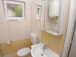 Apartment for six Persons With Three Bedrooms and Internet