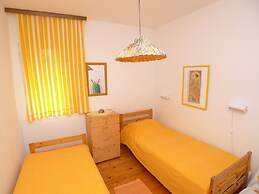 Apartment for six Persons With Three Bedrooms and Internet