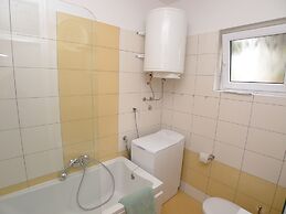 Apartment for six Persons With Three Bedrooms and Internet