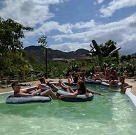 El Zoo Hostel & Pool