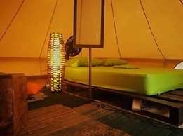 El Zoo Hostel & Pool