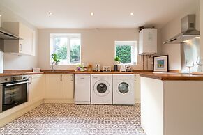 Beautiful 6 bedrooms holiday home Near Manchester