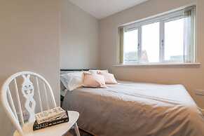 Beautiful 6 bedrooms holiday home Near Manchester