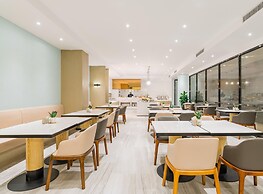 Atour Hotel Universal Port High-speed Railway Station Xuzhou