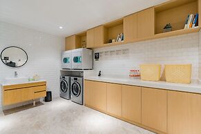 Atour Hotel Dinosaur Park Changzhou