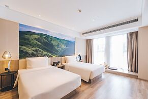 Atour Hotel Changxing Central Plaza Huzhou