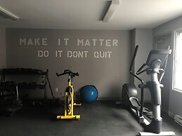 The Hutchinson Apartments