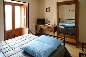 San Nicolò Holiday Home