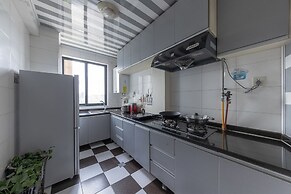 Xi'an City Center View Apartment