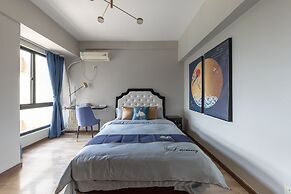 Xi'an City Center View Apartment