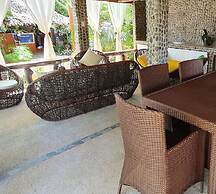 Appleton Little Paradise Beach Resort