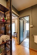 Hostel One Art & Gallery