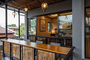 Hostel One Art & Gallery