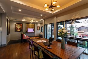 Hostel One Art & Gallery