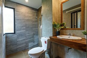 Hostel One Art & Gallery