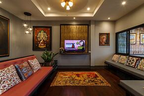 Hostel One Art & Gallery