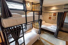 Hostel One Art & Gallery