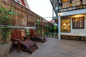 Hostel One Art & Gallery