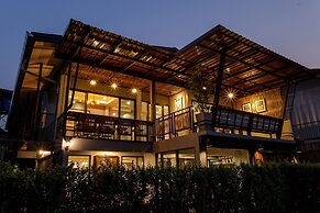 Hostel One Art & Gallery