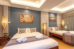 Hostel One Art & Gallery