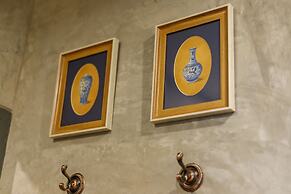 Hostel One Art & Gallery