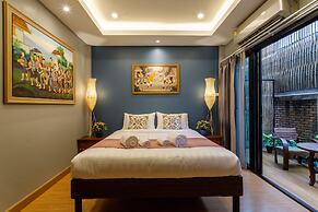 Hostel One Art & Gallery