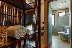 Hostel One Art & Gallery