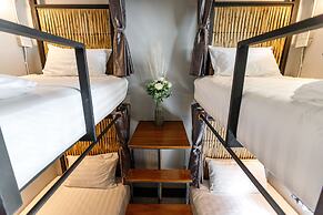 Hostel One Art & Gallery